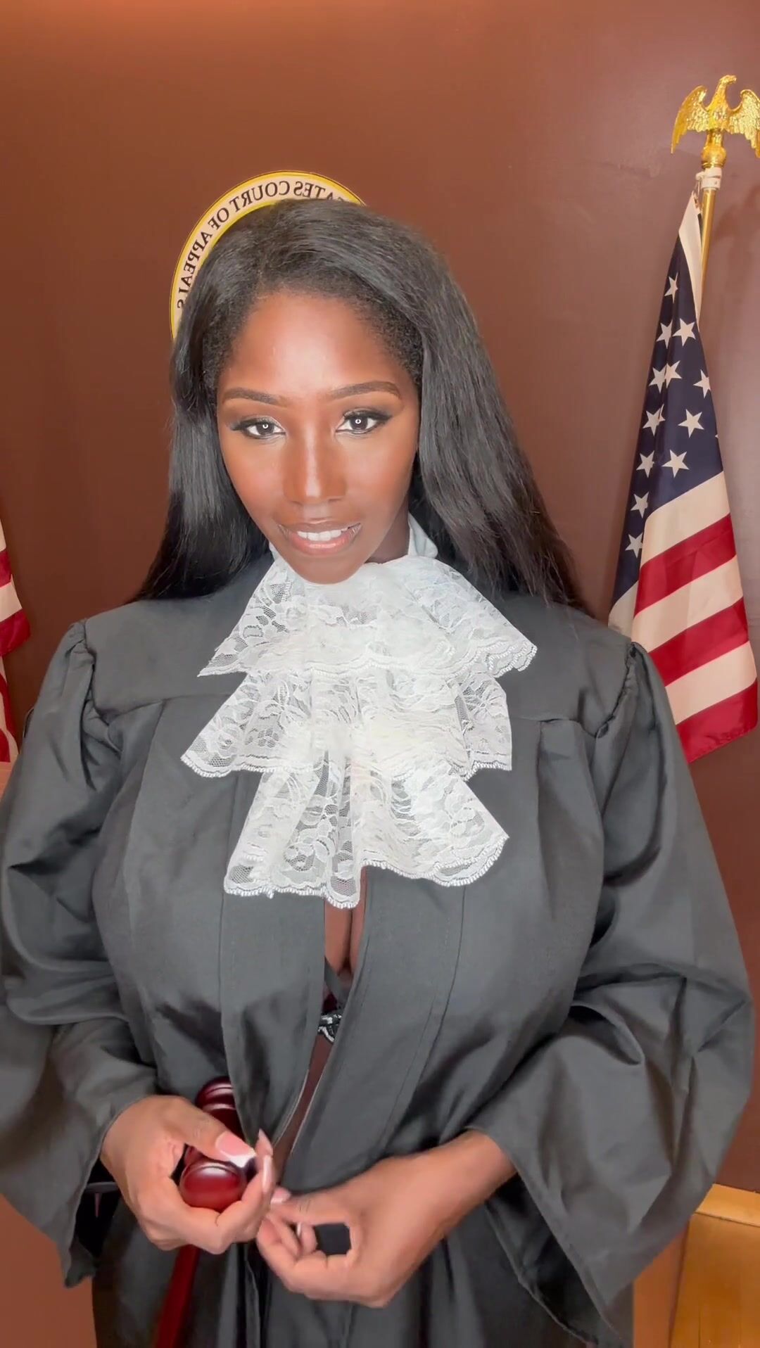Ellietheempress-Judge Ellie 2024
