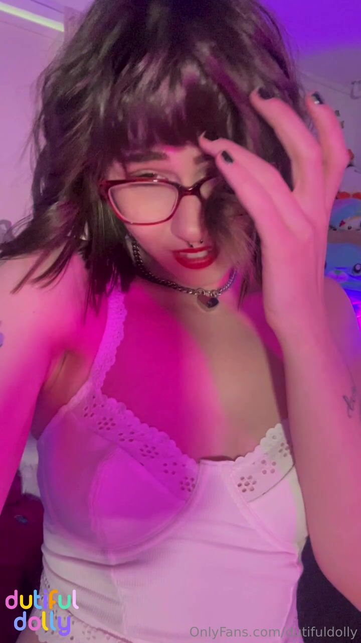 Dutiful Dolly 6